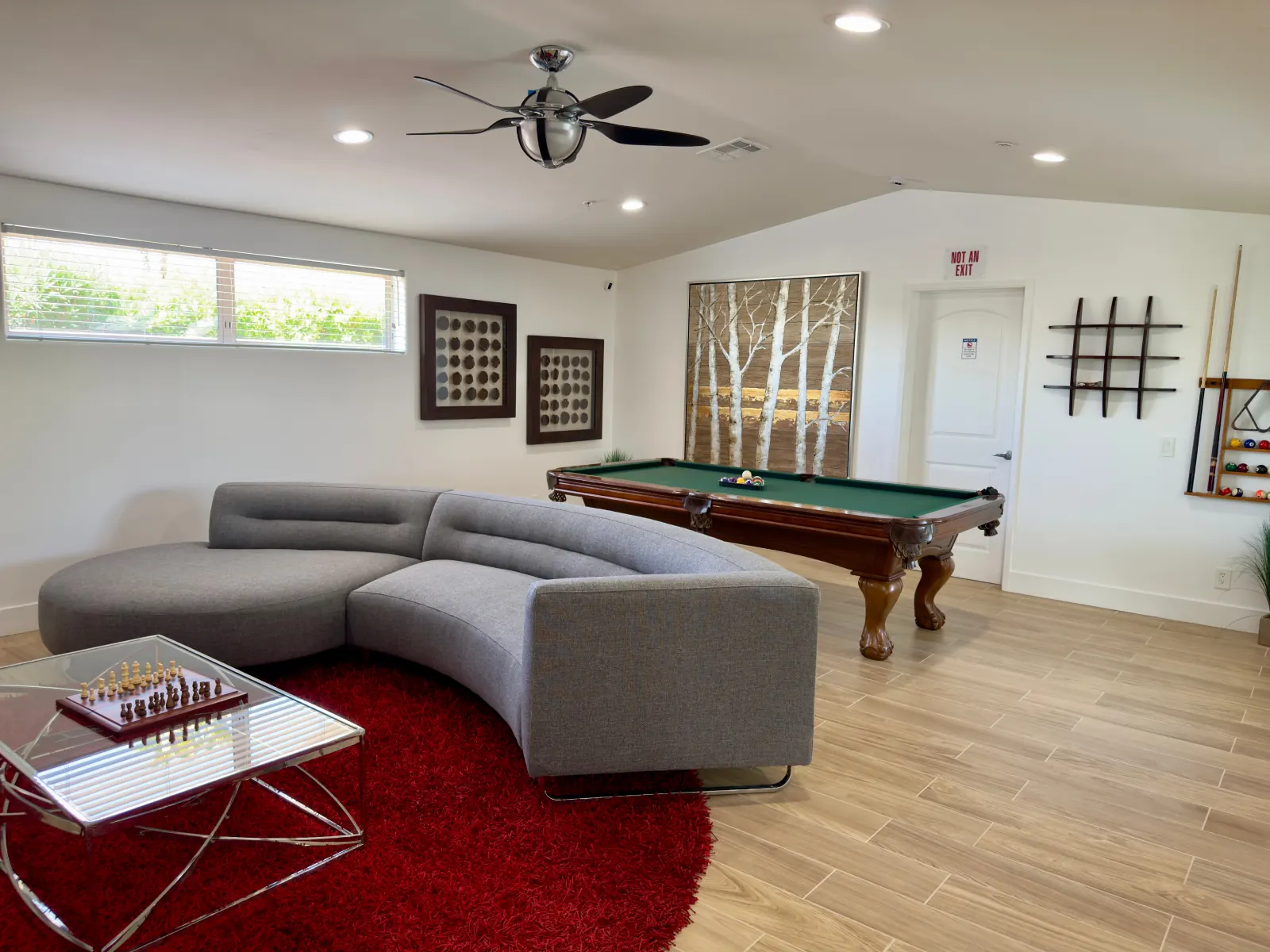 A calm, light-filled space that supports structured daytime treatment at Mental Wellness KS